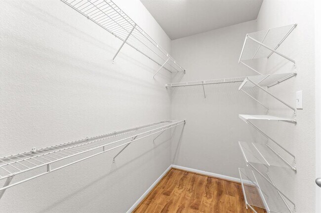 Building Photo - 9415 Vista Falls Ct