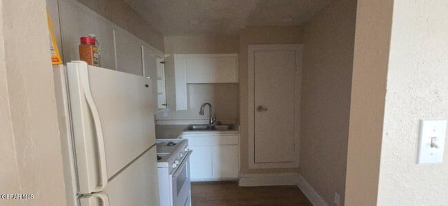 Building Photo - 515 W Missouri Ave