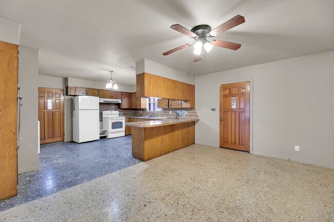 Building Photo - Charming Home in Central McAllen!