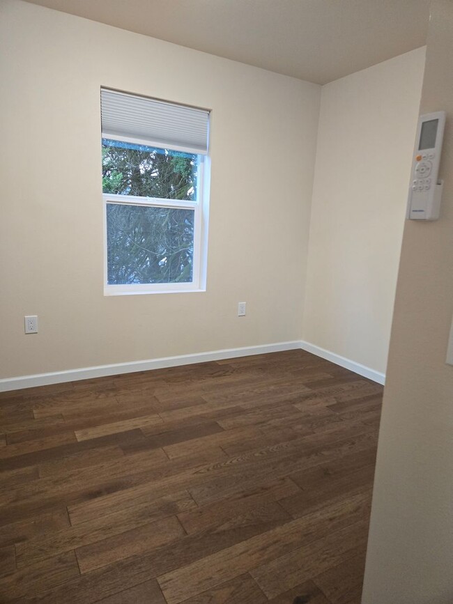 Building Photo - Aberdeen - 3 bedroom, 2 bath remodeled hom...