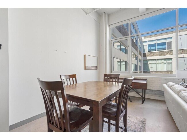 Building Photo - 700 N Washington Ave
