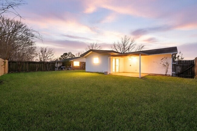 Building Photo - 11610 Grapewood Dr