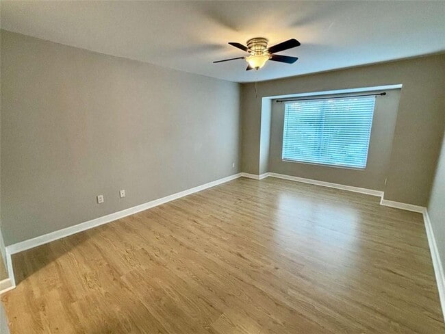 Building Photo - 58 Rumson Ct