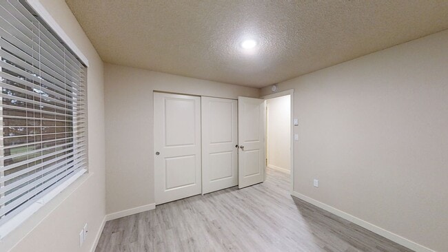 Building Photo - 1510-1512 151ST ST Ct S