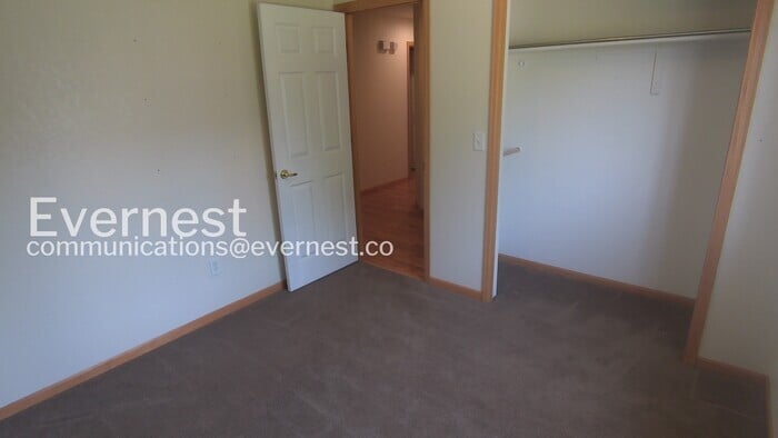 Building Photo - 250 Opal Ct