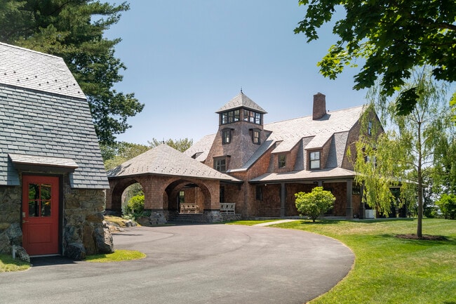 Building Photo - 9 Arlington Ave