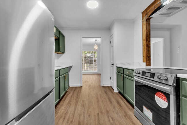 Building Photo - 8439 River Glen Dr