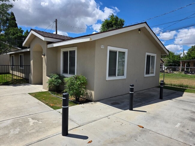 Building Photo - 315 Warren Ave