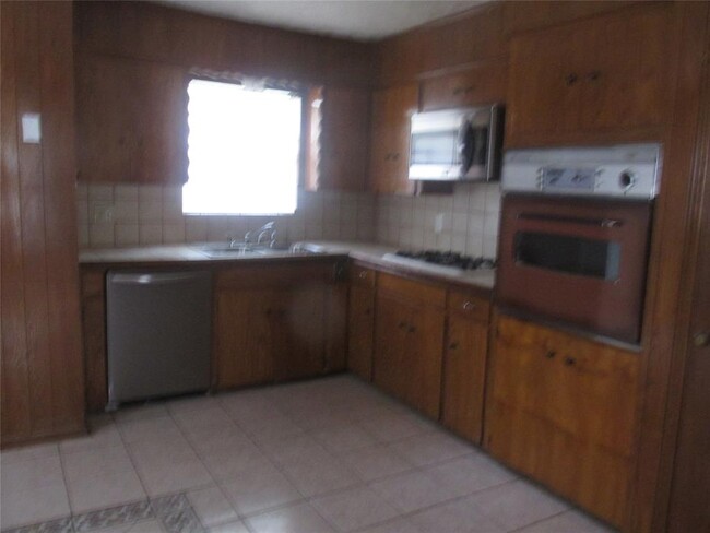Building Photo - 1018 Rosepoint Dr
