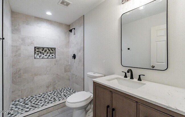 Building Photo - 1262 E Hermosa Dr