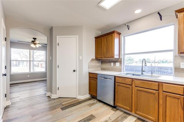 Building Photo - 2222 Wisteria Way