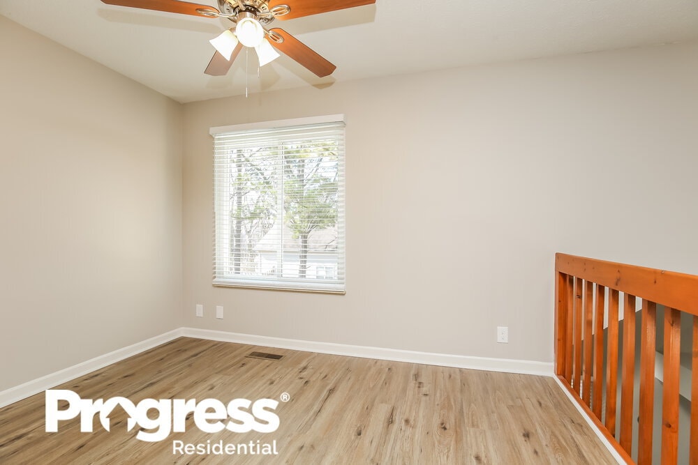 Building Photo - 514 Selsey Ct S