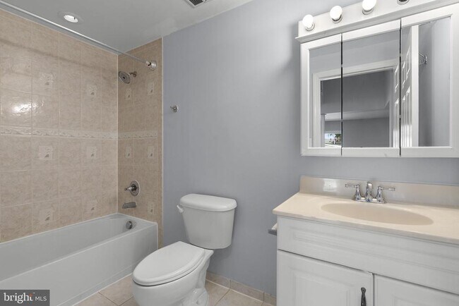 Building Photo - 9130 Bobwhite Cir