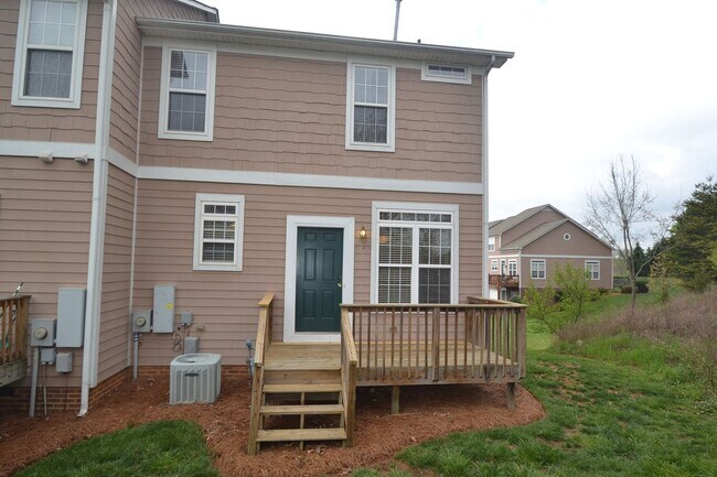 Building Photo - 119 Forest Ridge Rd