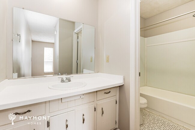 Building Photo - Inviting 3-Bedroom Home