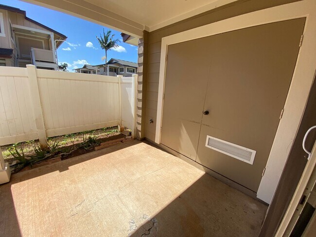 Building Photo - 91-1009 Kamaaha Ave #505