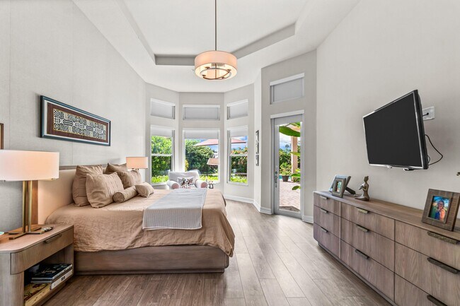 Building Photo - 114 Carmela Ct