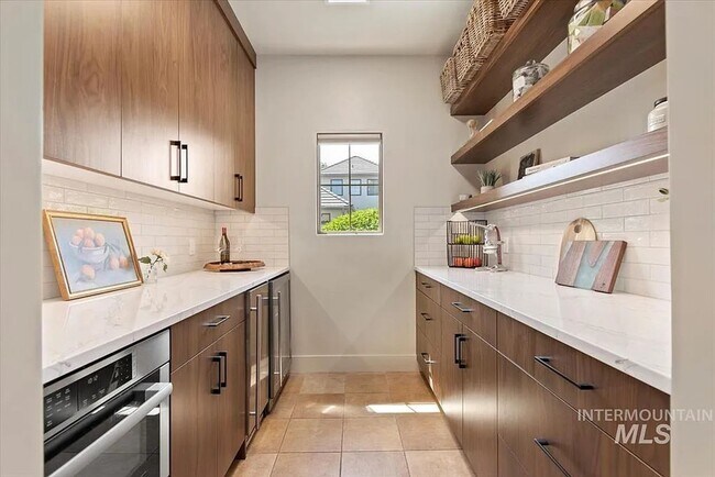 Building Photo - Stunning 4 Bedroom Home in The Shores | Luxury Meets Every Day Comfort