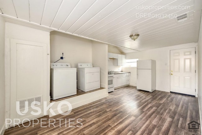 Building Photo - "Charming 2-Bedroom Duplex on Mendocino Bl...