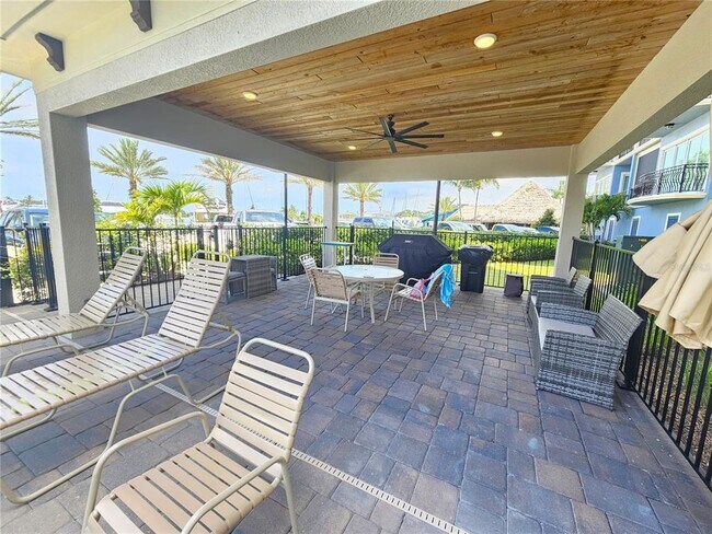 Building Photo - 503 S Tamiami Trl