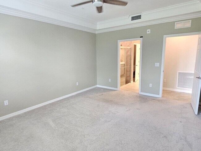 Building Photo - Annual Unfurnished 2 Bedroom 2 Bathroom First Floor Condo with 1 Car Garage in Sarasota National!