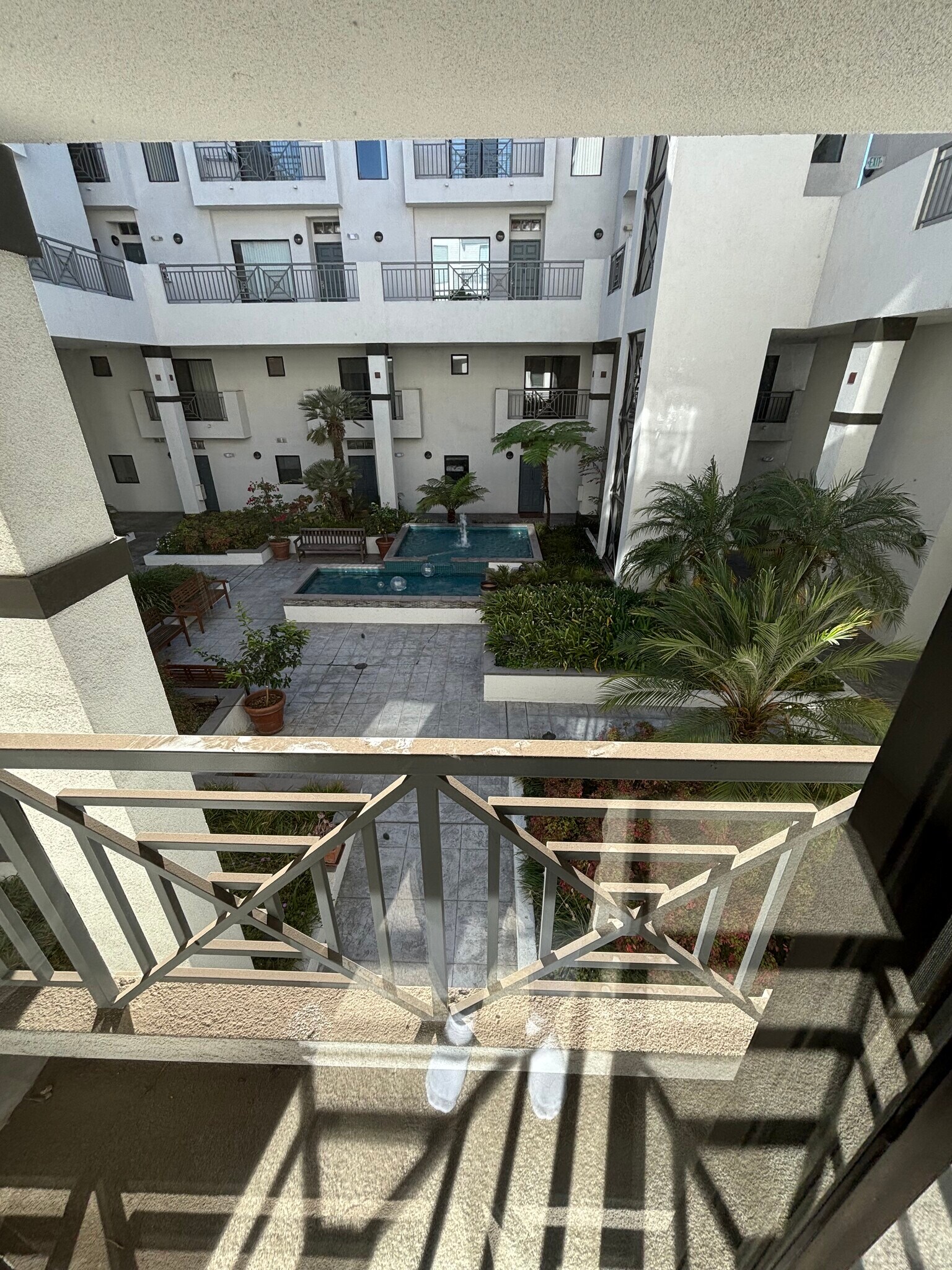 Building Photo - 111 S Oak Knoll Ave