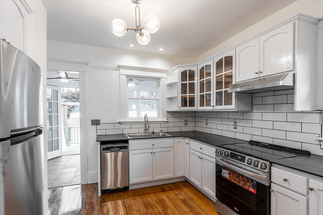 Kitchen - 2344 SE Ankeny St