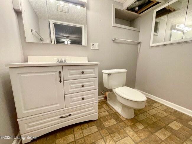 Building Photo - 4023 Tanglewood Dr