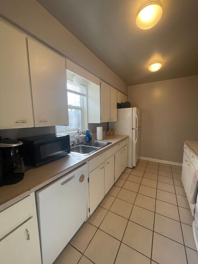 Building Photo - STUDENTS WELCOME! Single-Family Ranch Home w/ Finished Basement and Fenced Backyard