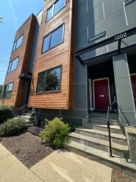 Primary Photo - 1202 Jackson St NE