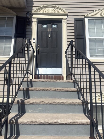 Building Photo - 22 Seton Hall Dr