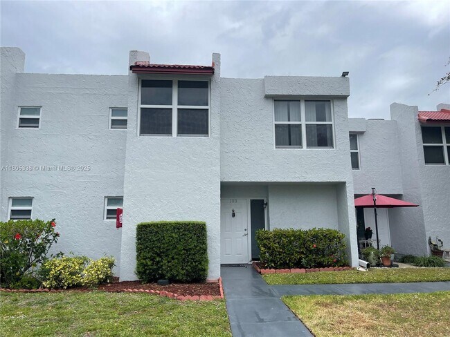 Building Photo - 9401 Evergreen Pl