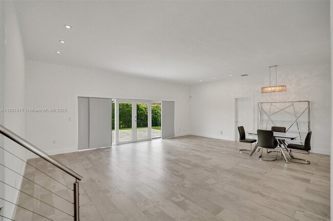 Building Photo - 8540 SW 20th St