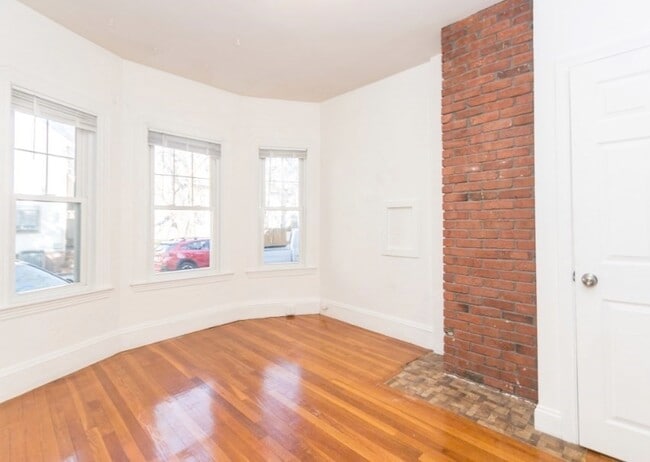 Building Photo - 37 Haskell St