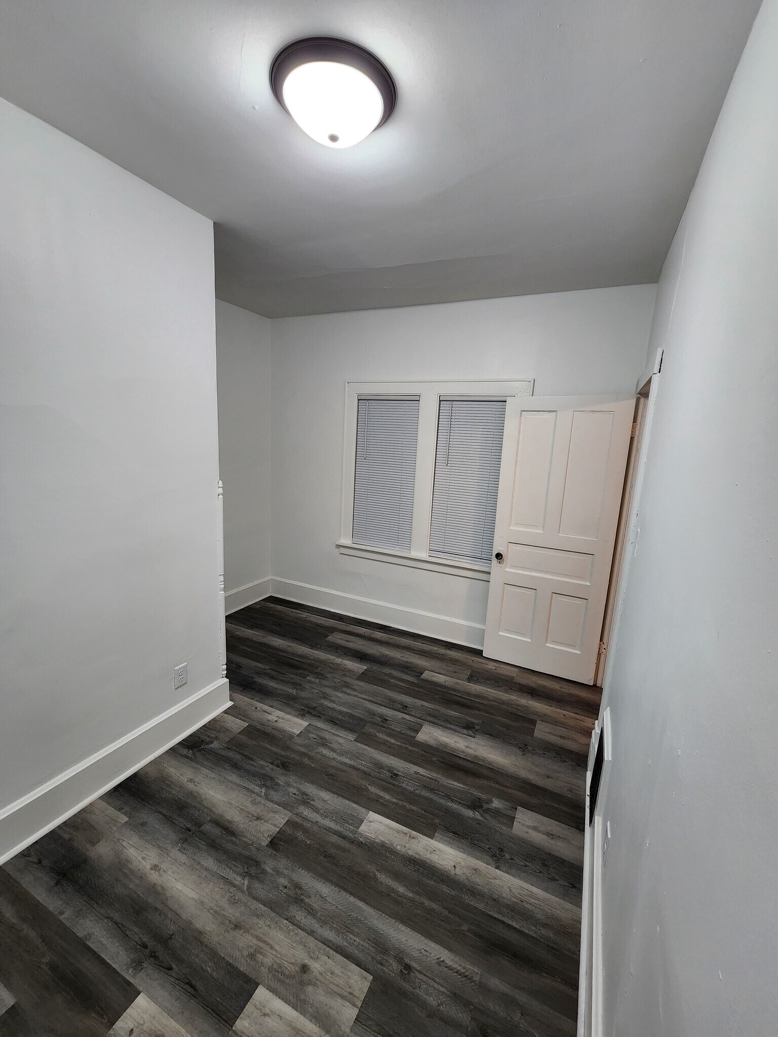 Building Photo - 1513 S 63rd St