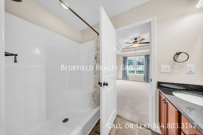 Building Photo - 562 Wesberry Cir
