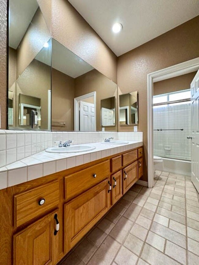 Building Photo - COMING SOON! Large Murrieta home available for LEASE!