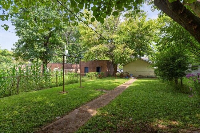 Building Photo - Fantastic 3bd/1.5ba home! Coming soon!