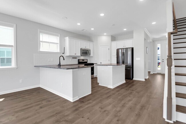 Building Photo - Pristine and Calm Home in Moncks Corner