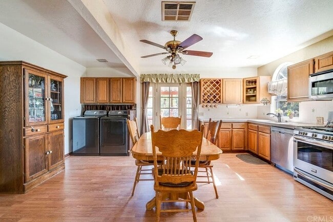 Building Photo - 5888 Grand Ave