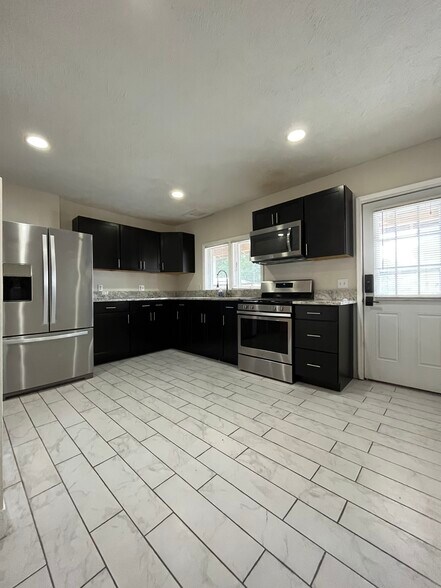 Kitchen (1/3) - 52 Germain Ave