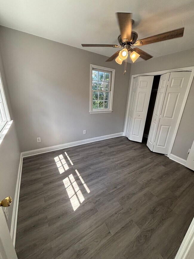 Building Photo - 2 Bedroom 2 Bathroom in The Charleston Pen...