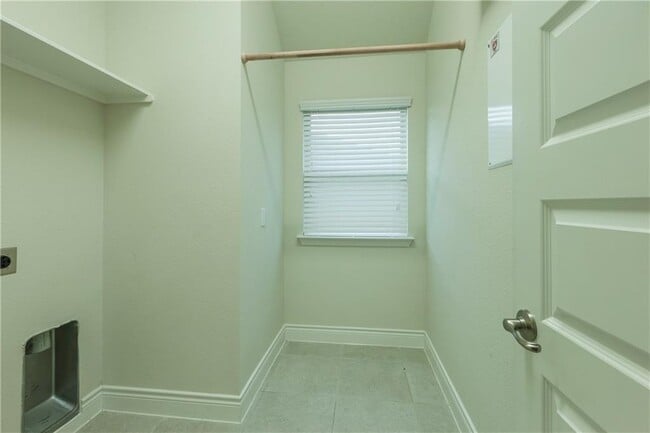 Building Photo - 124 Crooked Trail