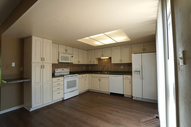 Building Photo - 282 Cobblestone Dr