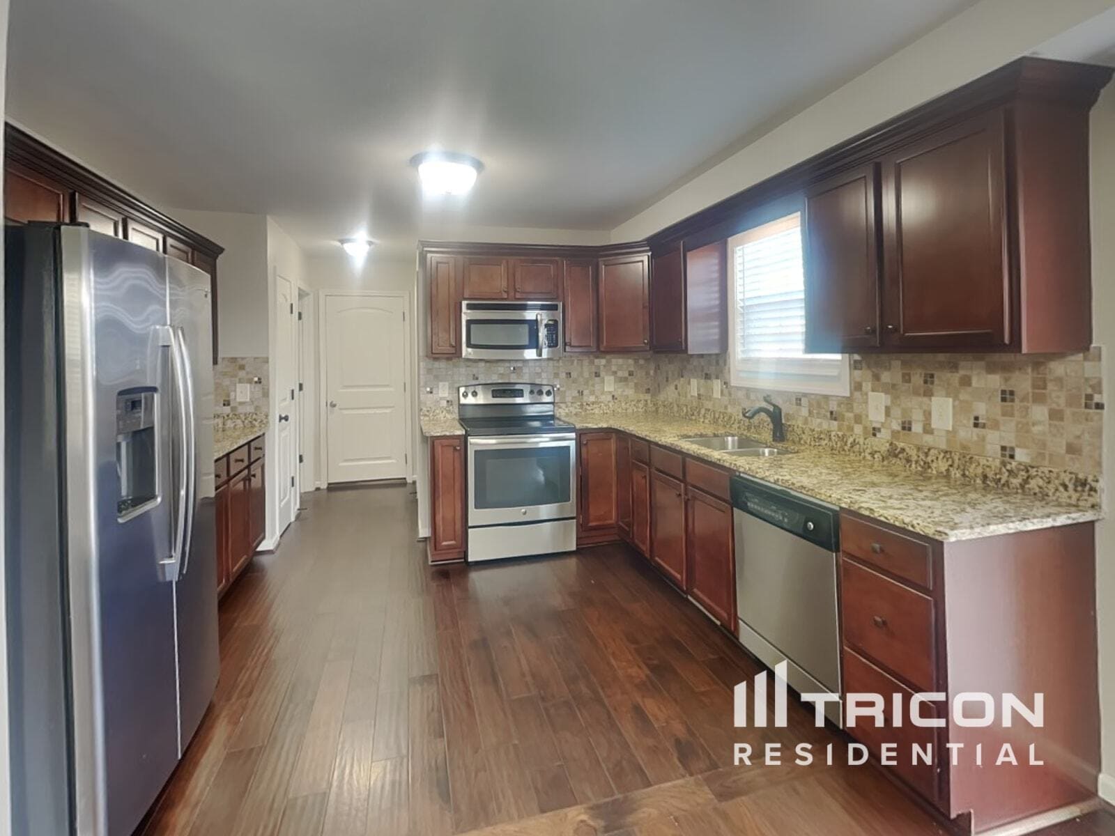 Building Photo - 1073 Castlerock Dr