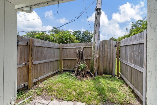 Building Photo - 4338 Forest Rd