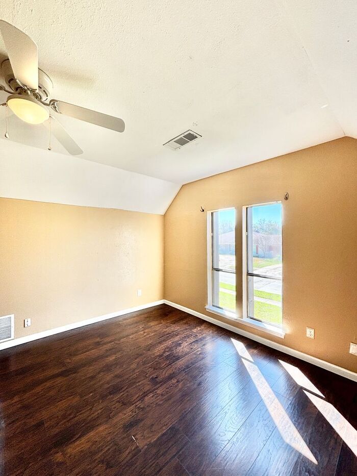 Building Photo - 609 Tiffany Trail