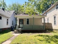 Building Photo - 2 Bedroom House