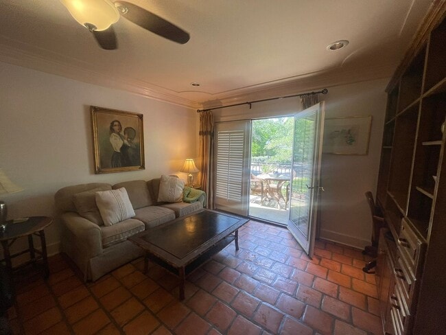 Building Photo - FURNISHED UNIT IN DOWNTOWN FAIRHOPE!
