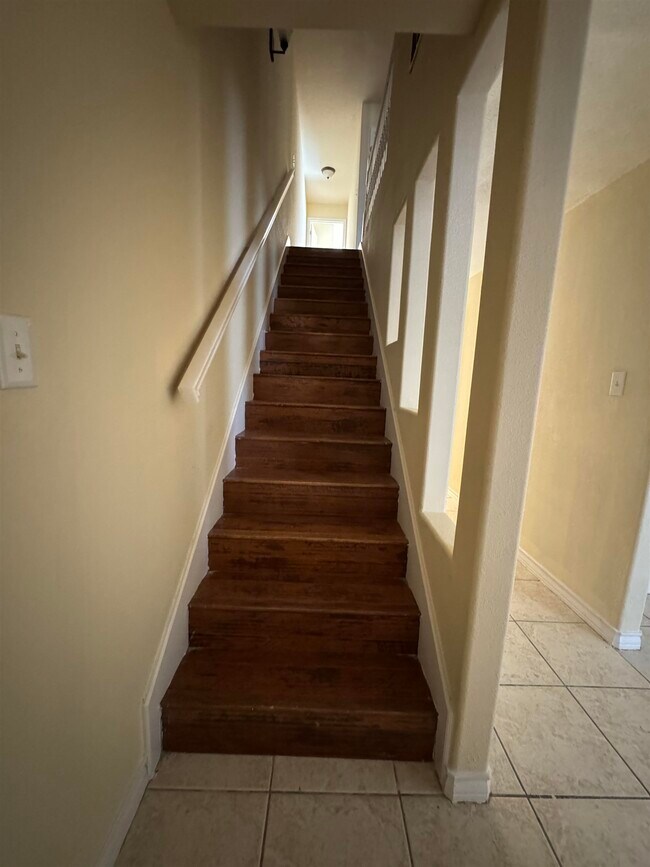 Building Photo - 1020 Dicky Ln